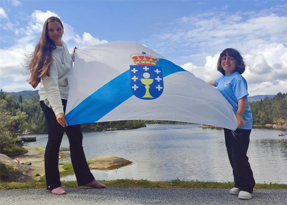 Maria Codesido, a la derecha