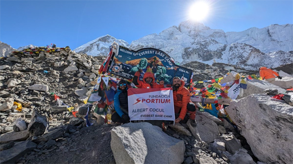 Albert Cogul en el campo base del Everest